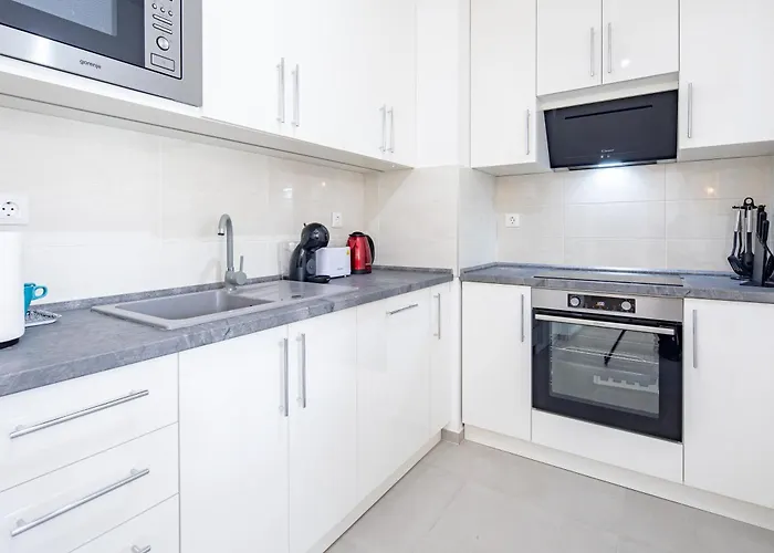 Apartment - Balcony - Brand New - Sunny *