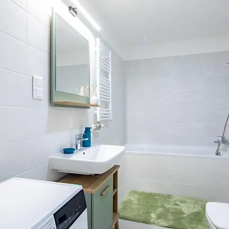 Appartement - Balcony - Brand New - Sunny