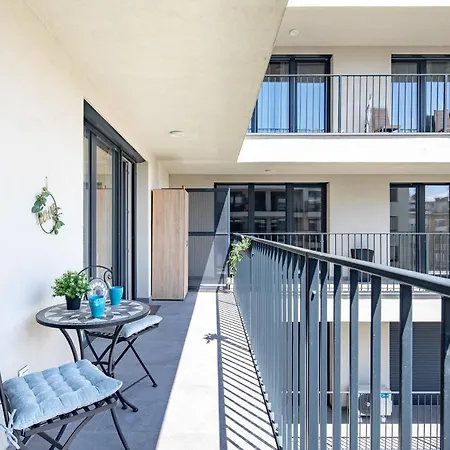 - Balcony - Brand New - Sunny Appartement *