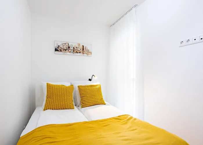 - Balcony - Brand New - Sunny Lägenhet Budapest